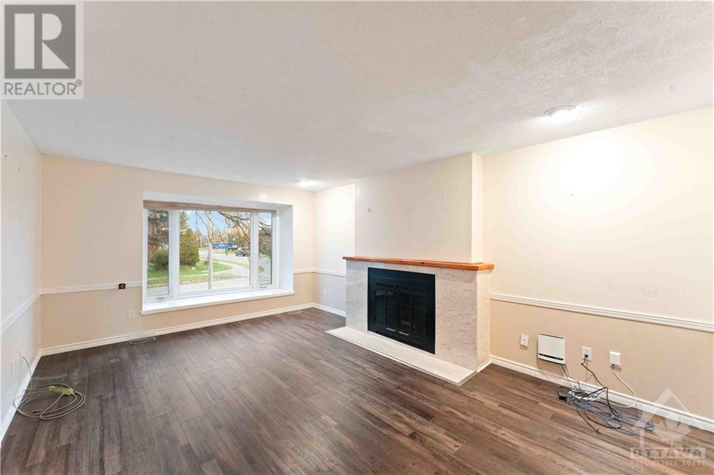 2 Gillespie Crescent, Ottawa, Ontario  K1V 9X8 - Photo 4 - 1367419