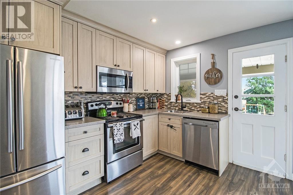 9 Church Avenue, Iroquois, Ontario  K0E 1K0 - Photo 11 - 1367299