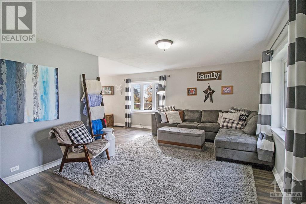 9 Church Avenue, Iroquois, Ontario  K0E 1K0 - Photo 8 - 1367299