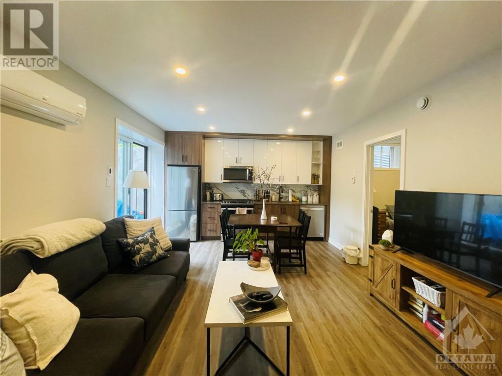 681 Edison Avenue Unit#b, Ottawa, Ontario  K2A 1W2 - Photo 2 - 1367601