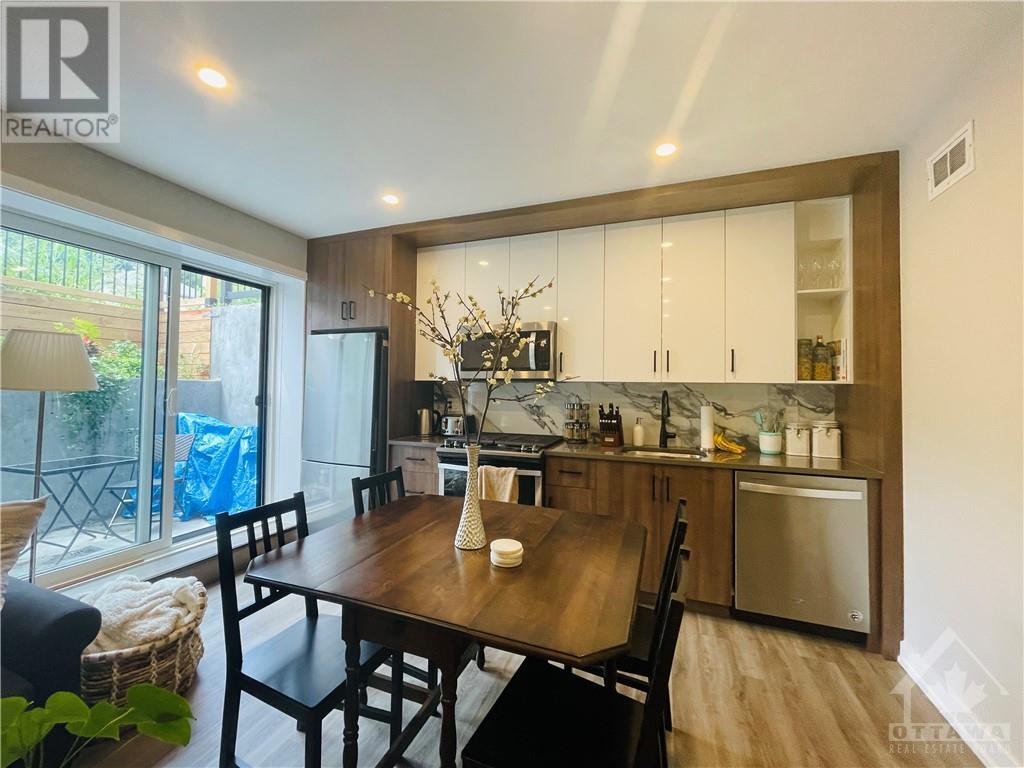681 Edison Avenue Unit#b, Ottawa, Ontario  K2A 1W2 - Photo 3 - 1367601