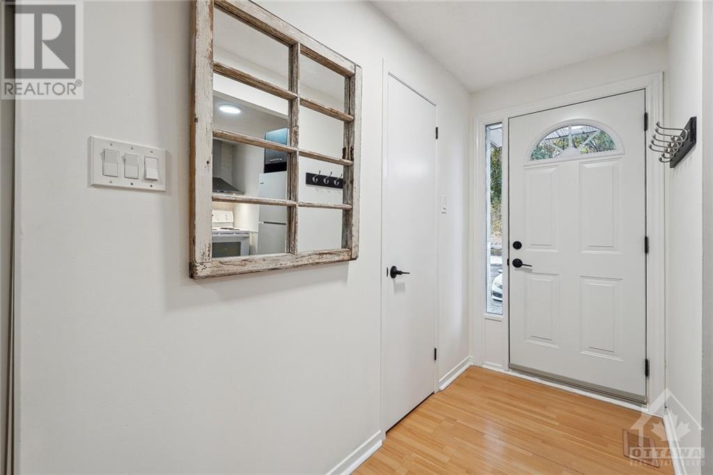 1748 Lamoureux Drive Unit#a, Ottawa, Ontario  K1E 2N2 - Photo 2 - 1367387