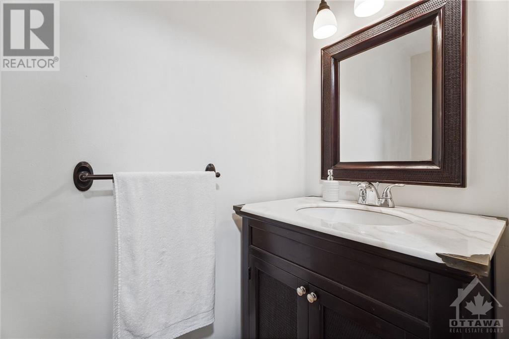 1748 Lamoureux Drive Unit#a, Ottawa, Ontario  K1E 2N2 - Photo 3 - 1367387