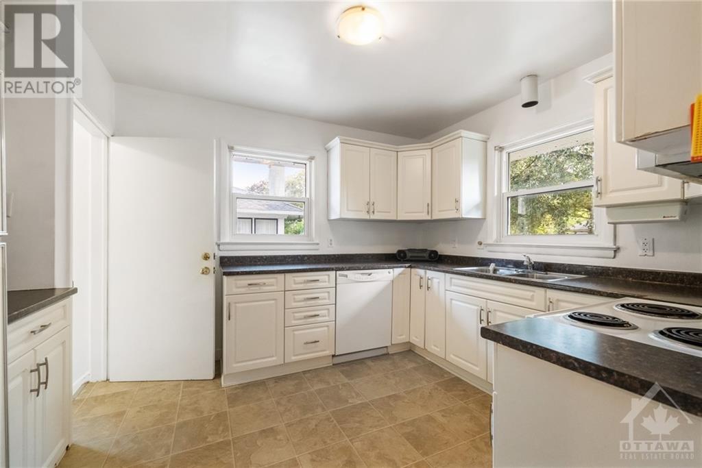 647 Chadburn Avenue, Ottawa, Ontario  K1G 0Y6 - Photo 3 - 1361707