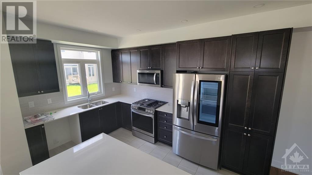 648 Rathburn Lane, Ottawa, Ontario  K1T 0V9 - Photo 4 - 1367648