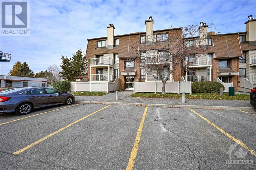 8 SWEETBRIAR CIRCLE UNIT#3, ottawa, Ontario