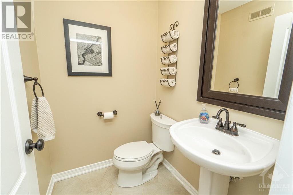 2371 Old Highway 17 Highway, Rockland, Ontario  K4K 1K7 - Photo 4 - 1367745
