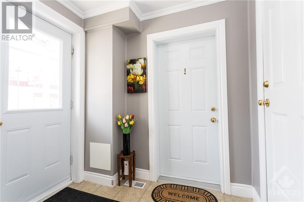 254 Bridge Street, Carleton Place, Ontario  K7C 3H4 - Photo 2 - 1367672