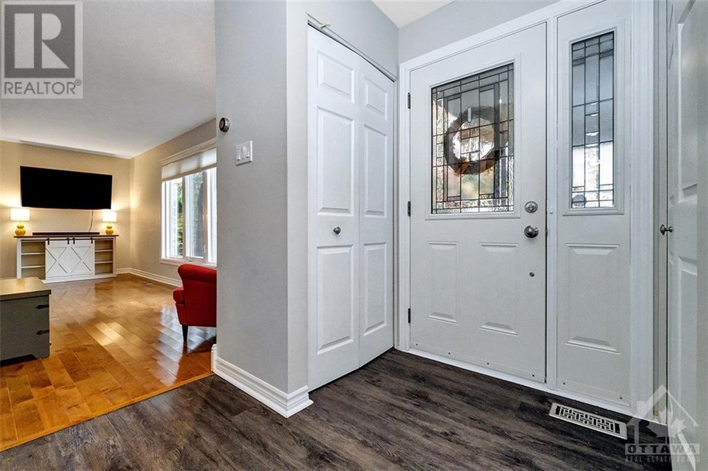 37 Inuvik Crescent, Kanata, Ontario  K2L 1A2 - Photo 2 - 1367572