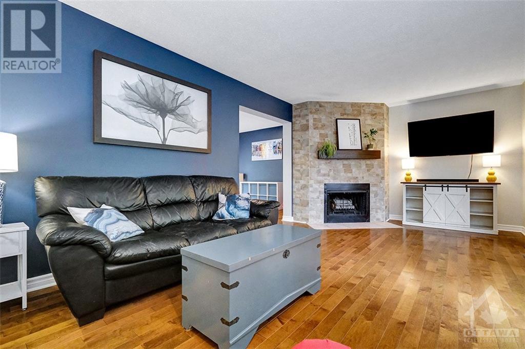 37 Inuvik Crescent, Kanata, Ontario  K2L 1A2 - Photo 4 - 1367572