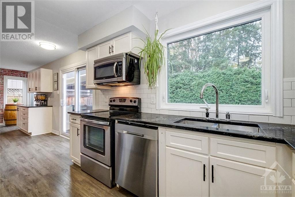 37 Inuvik Crescent, Kanata, Ontario  K2L 1A2 - Photo 8 - 1367572