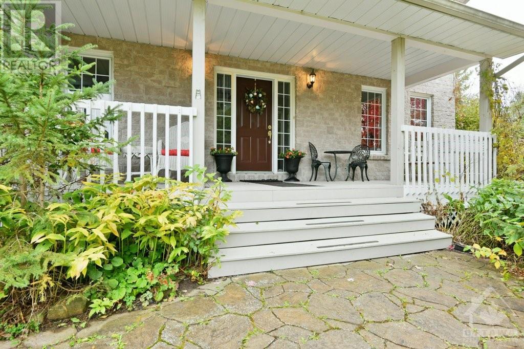 119 Scotch Pine Grove, Dunrobin, Ontario  K0A 1T0 - Photo 3 - 1366627