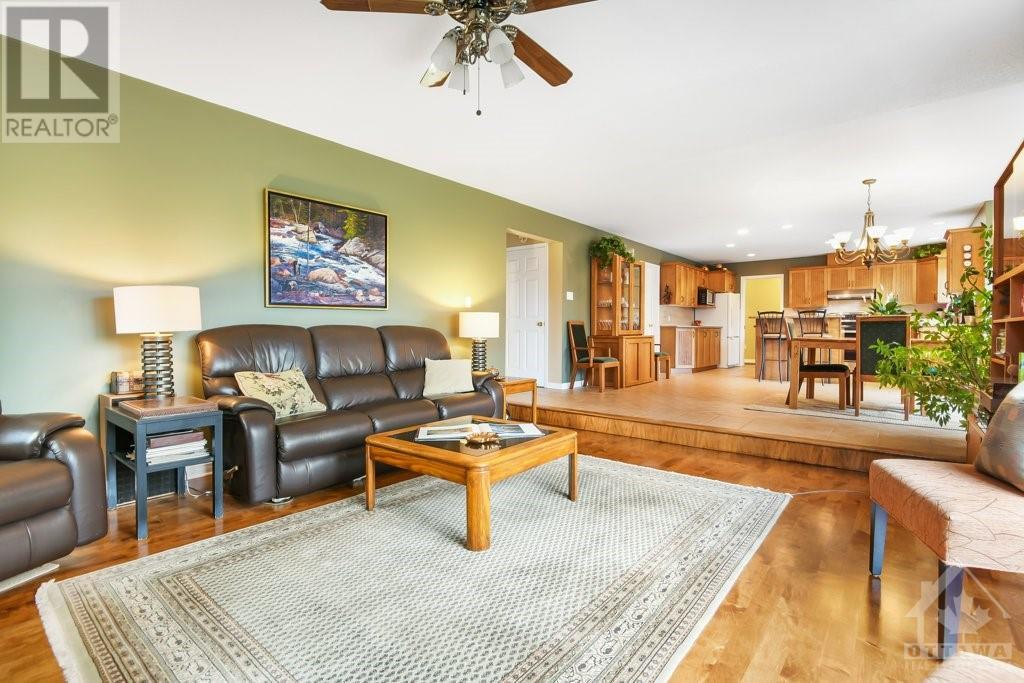 119 Scotch Pine Grove, Dunrobin, Ontario  K0A 1T0 - Photo 6 - 1366627