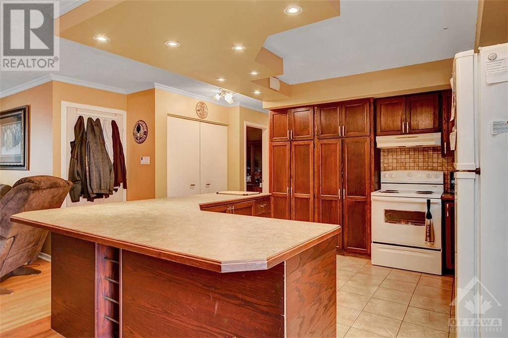 335 Warden Avenue, Orleans, Ontario  K1E 1T3 - Photo 8 - 1367729
