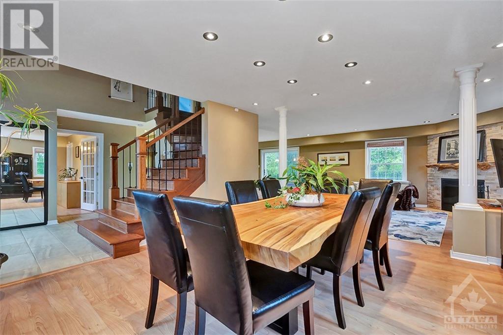 1426 Houston Crescent, Ottawa, Ontario  K2W 1B6 - Photo 3 - 1367468