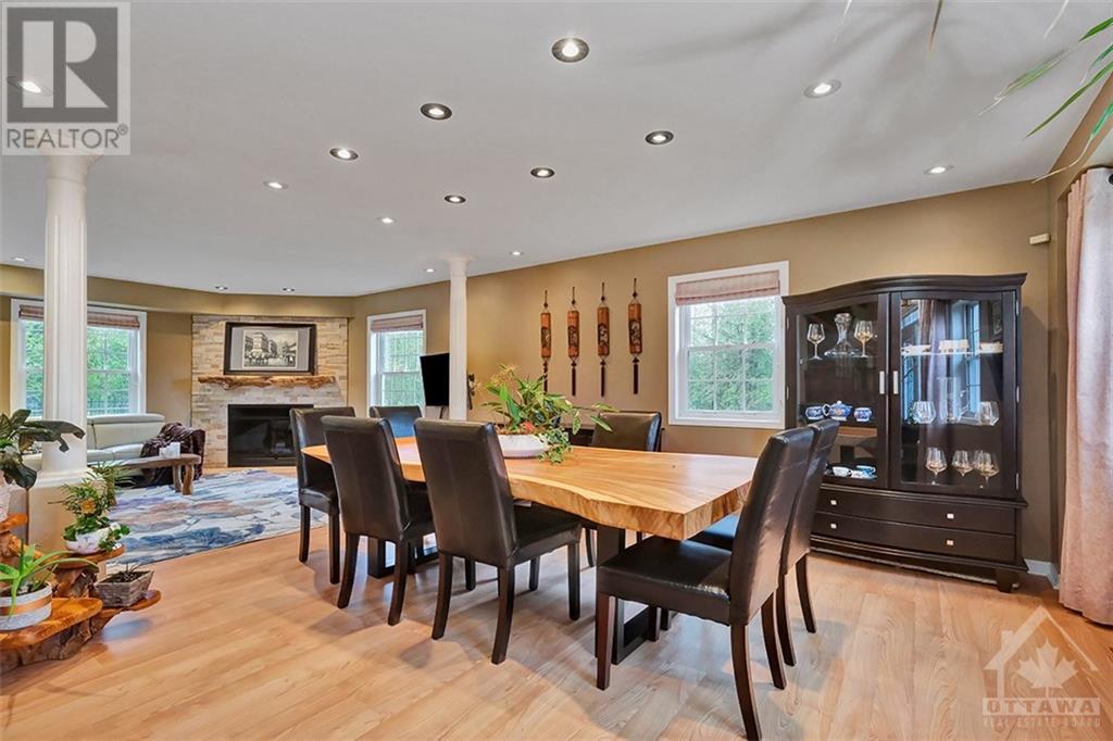 1426 Houston Crescent, Ottawa, Ontario  K2W 1B6 - Photo 4 - 1367468