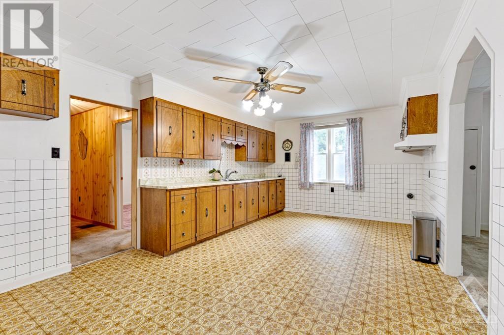 647 Van Buren Street, Kemptville, Ontario  K0G 1J0 - Photo 10 - 1367354