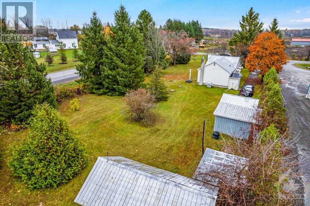 647 Van Buren Street, Kemptville, Ontario  K0G 1J0 - Photo 3 - 1367354