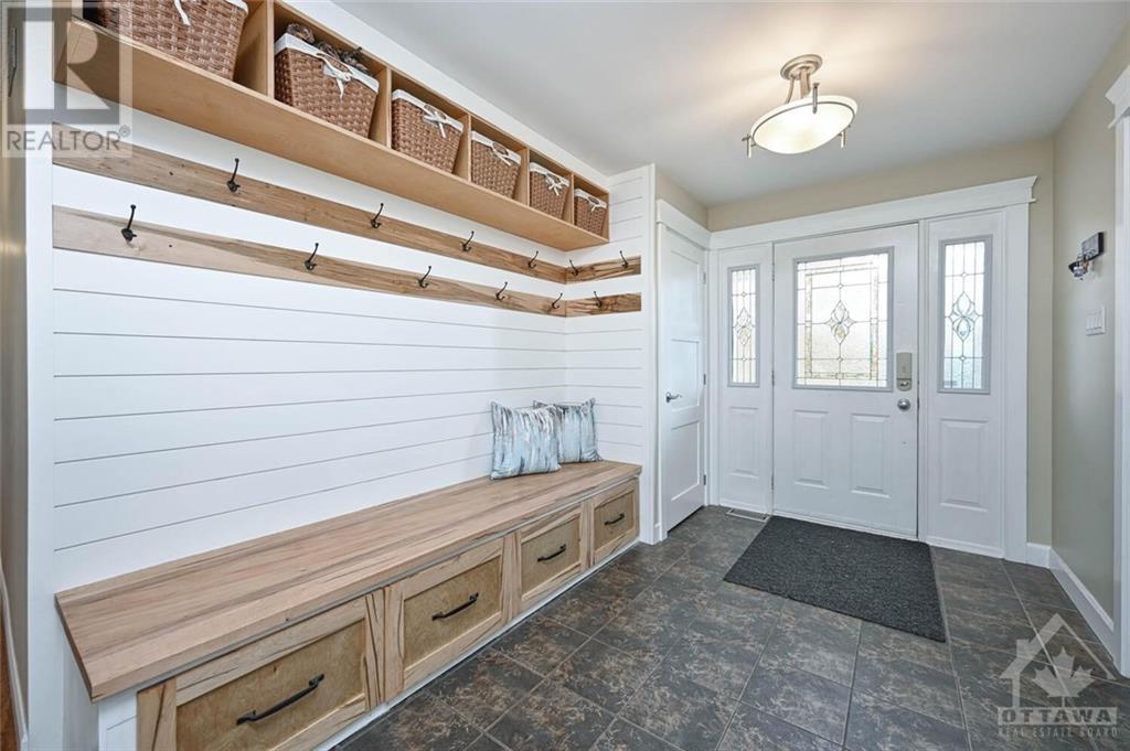 6732 Farmstead Ridge, North Gower, Ontario  K0A 2T0 - Photo 3 - 1367206