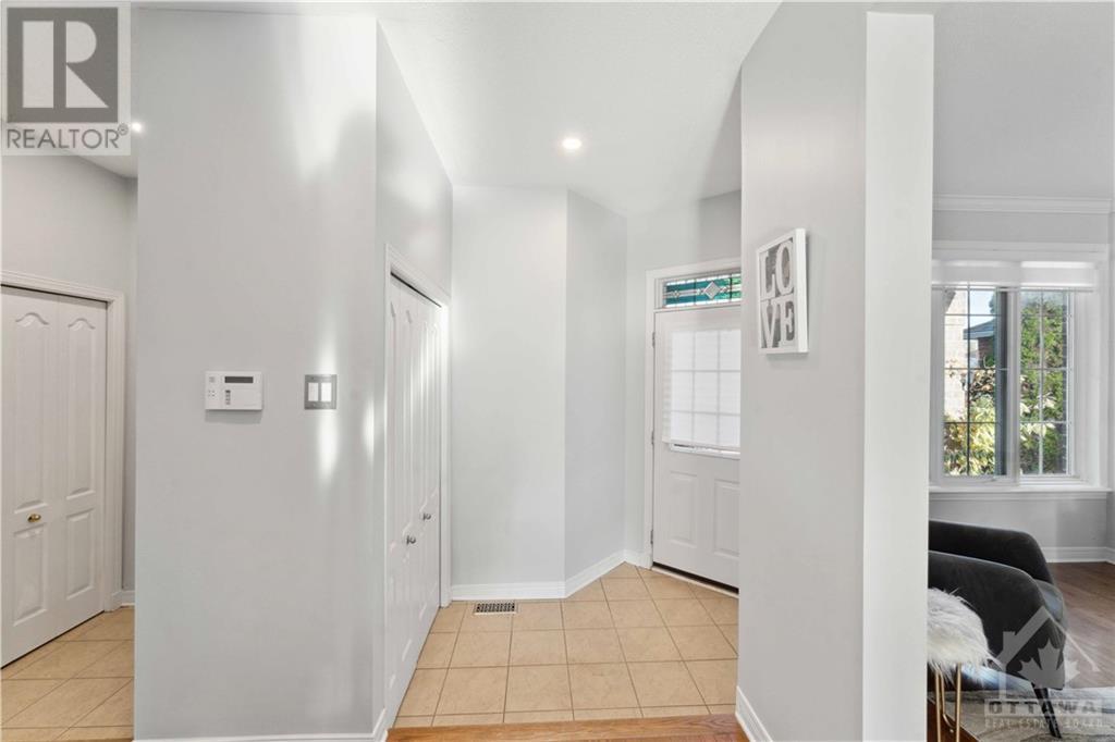 13 Rodeo Drive, Nepean, Ontario  K2J 4Z3 - Photo 2 - 1367883