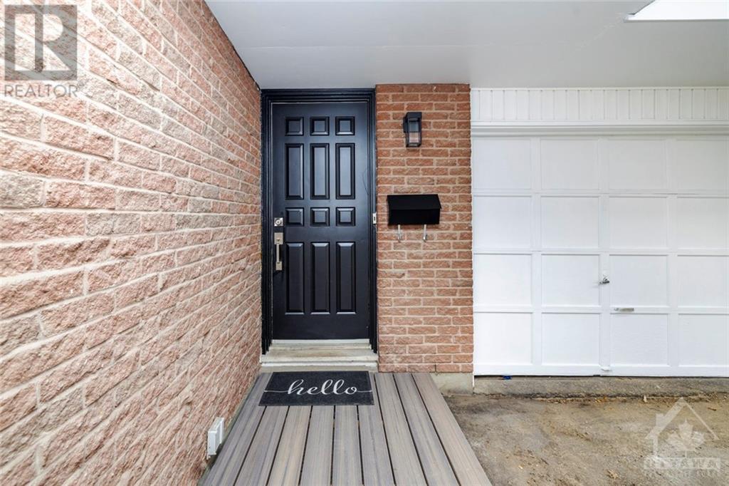 795 Eastvale Drive, Ottawa, Ontario  K1J 6Z9 - Photo 2 - 1366959