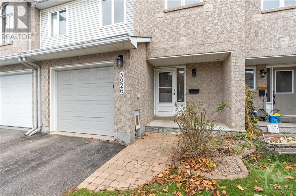 5926 Pineglade Crescent, Ottawa, Ontario  K1W 1G9 - Photo 2 - 1362749