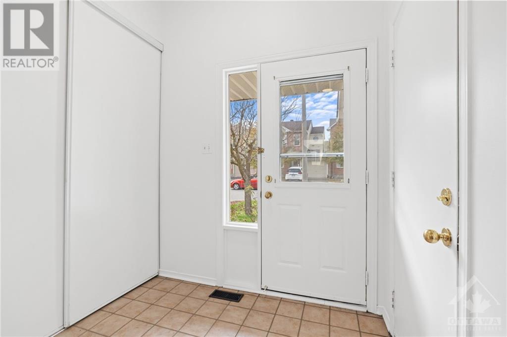 5926 Pineglade Crescent, Ottawa, Ontario  K1W 1G9 - Photo 3 - 1362749
