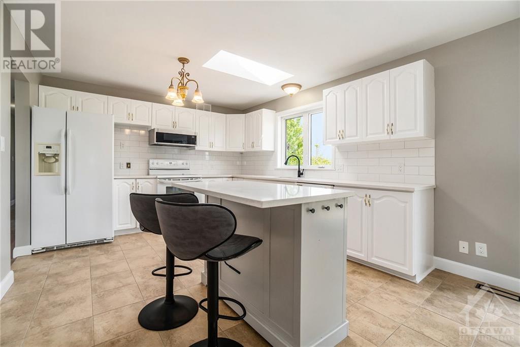 999 Matheson Drive, Smiths Falls, Ontario  K7A 5B8 - Photo 4 - 1368009