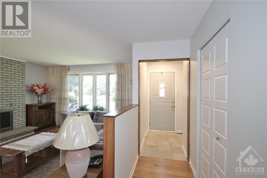 10 Palsen Street, Ottawa, Ontario  K2G 2V8 - Photo 3 - 1367821