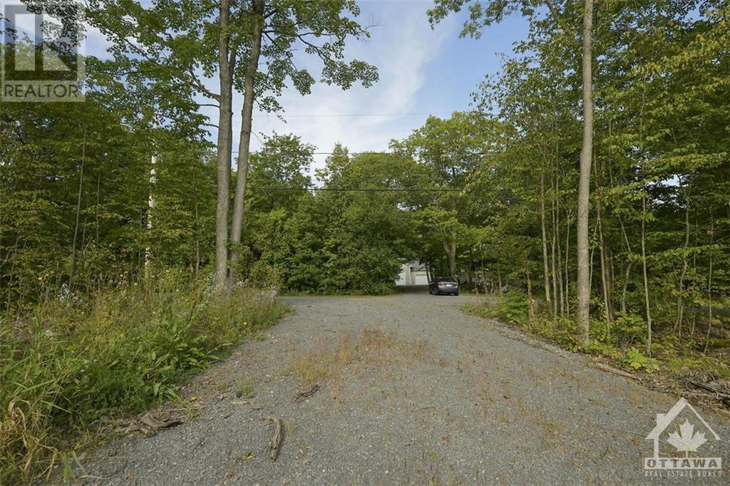 1310 Cumberland Ridge Drive, Cumberland, Ontario  K4C 1E1 - Photo 6 - 1367444