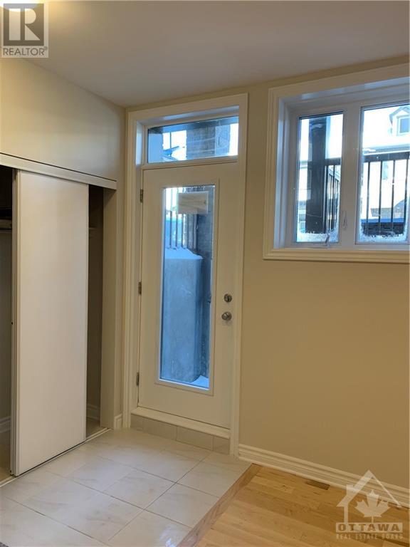 735 Dearborn Private Unit#d, Ottawa, Ontario  K1T 0W3 - Photo 3 - 1367726