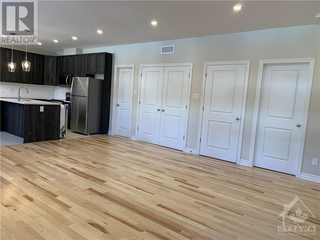 735 Dearborn Private Unit#d, Ottawa, Ontario  K1T 0W3 - Photo 5 - 1367726