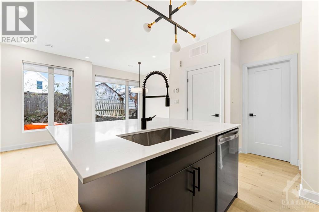 138 Carillon Street Unit#a, Ottawa, Ontario  K1L 5Y3 - Photo 6 - 1368027