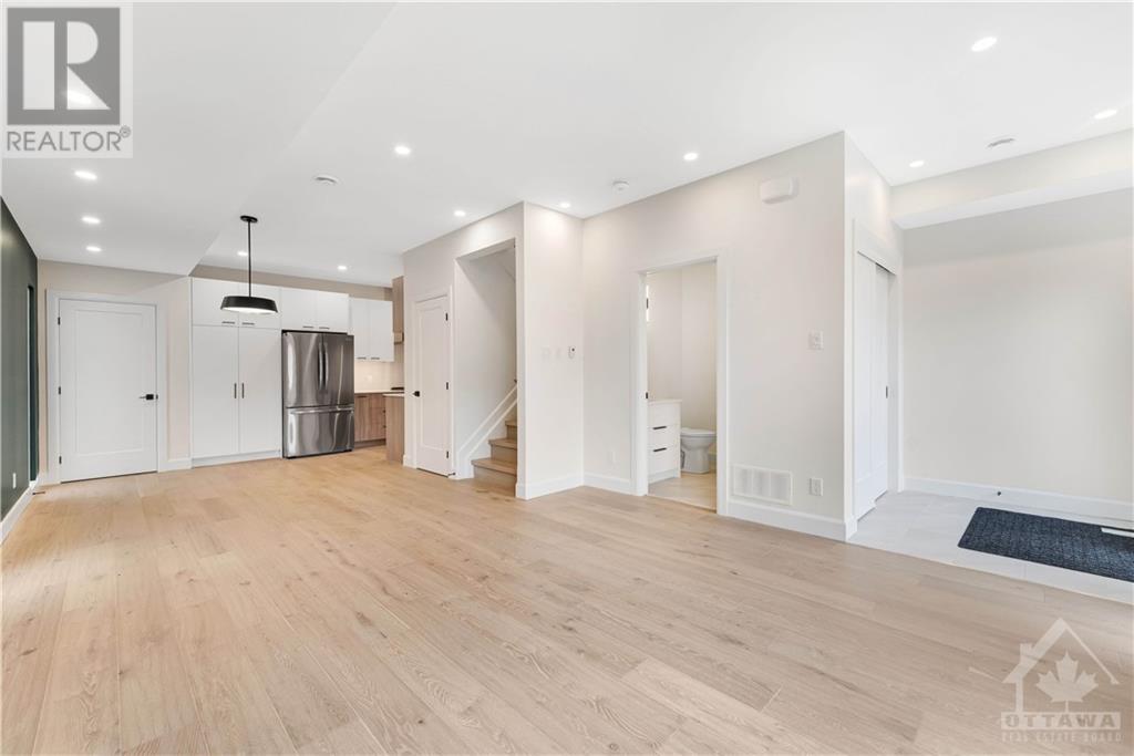 845 Woodroffe Avenue Unit#d, Ottawa, Ontario  K2A 2G5 - Photo 2 - 1368072