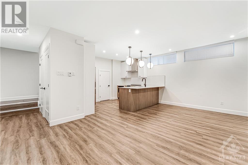 847 Woodroffe Avenue Unit#b, Ottawa, Ontario  K2A 2G5 - Photo 4 - 1368081