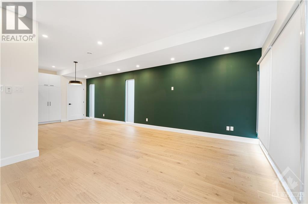 847 Woodroffe Avenue Unit#d, Ottawa, Ontario  K2A 2G5 - Photo 3 - 1368079