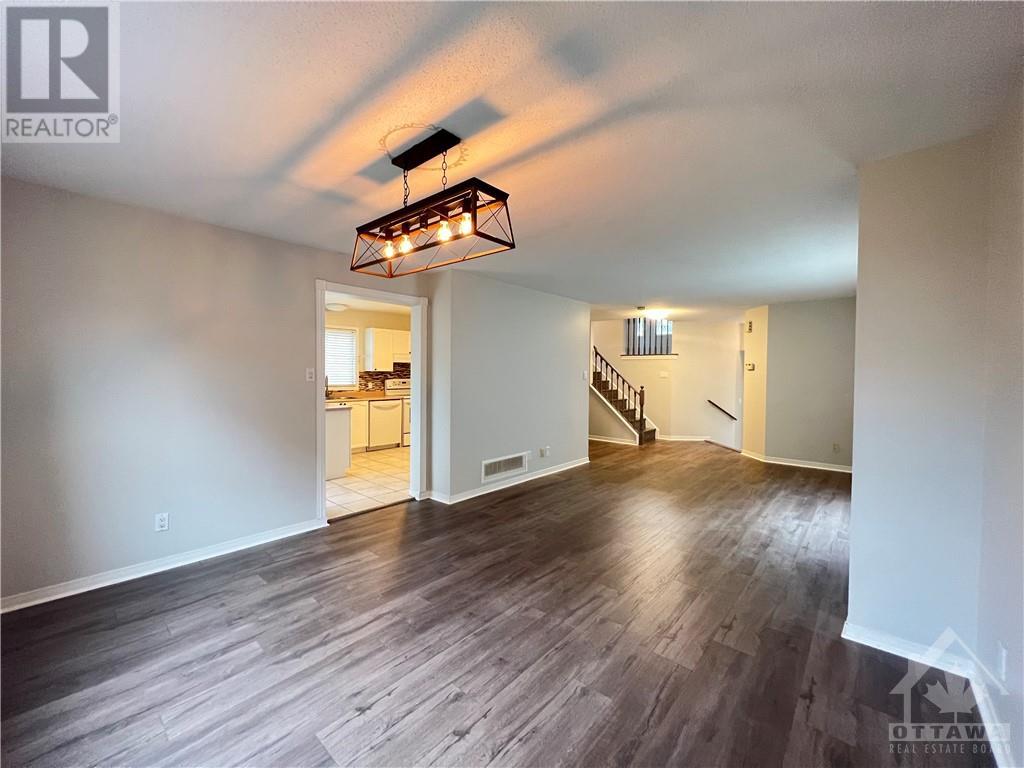 55 Woodford Way, Nepean, Ontario  K2J 4B5 - Photo 2 - 1367995