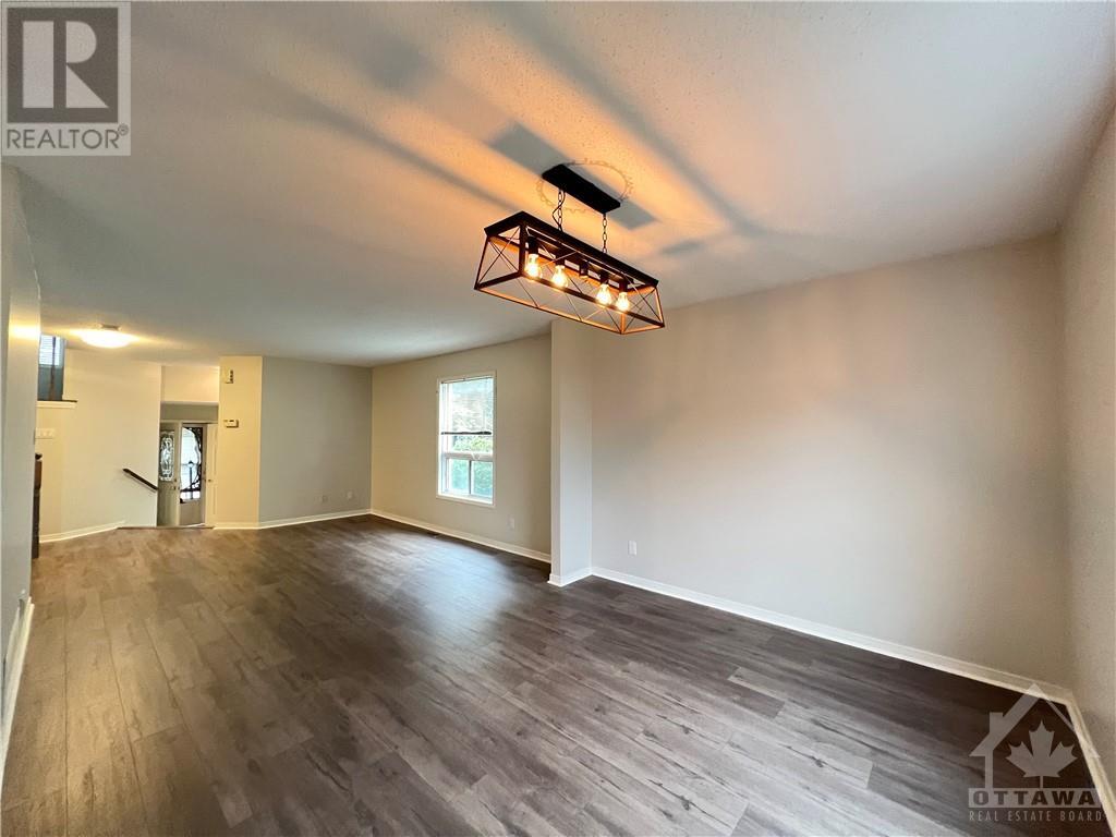 55 Woodford Way, Nepean, Ontario  K2J 4B5 - Photo 3 - 1367995