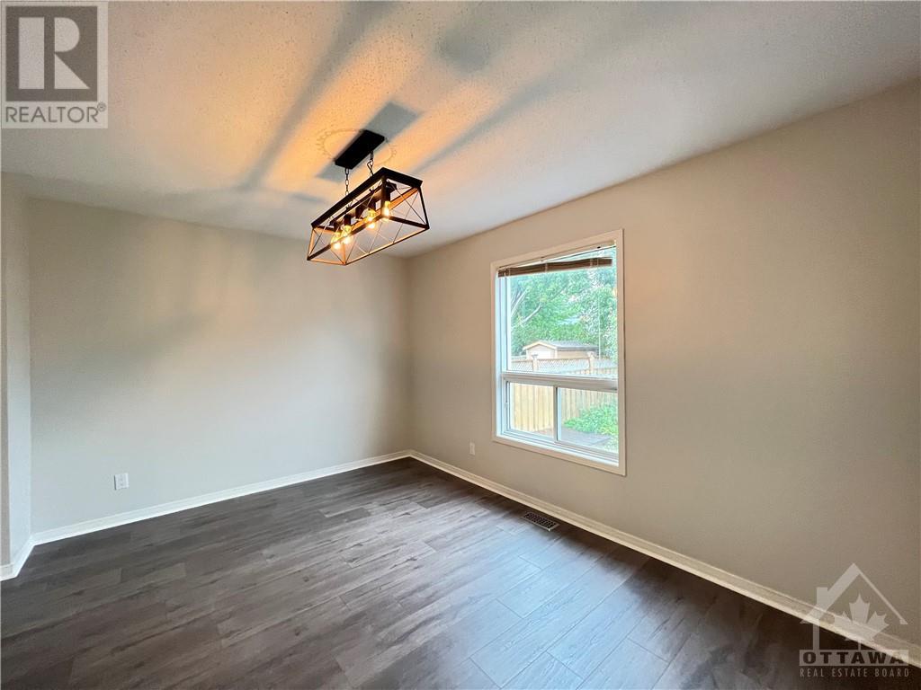 55 Woodford Way, Nepean, Ontario  K2J 4B5 - Photo 4 - 1367995