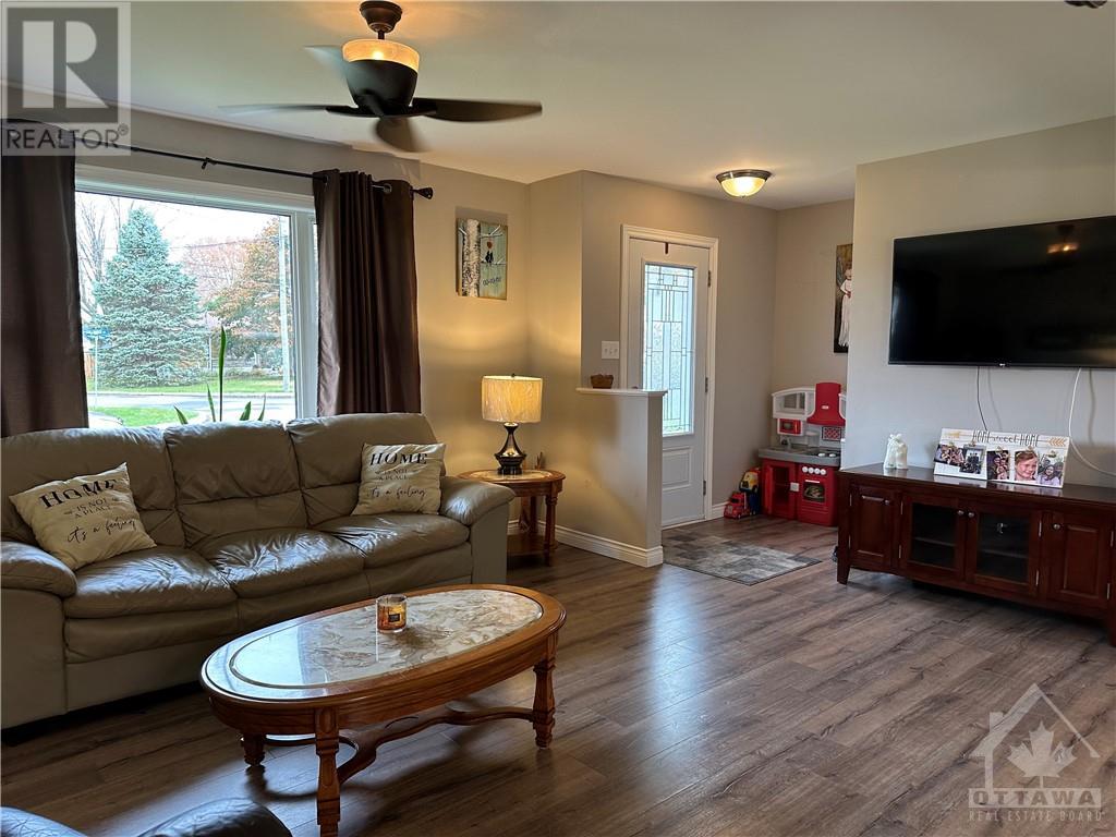 24 Crescent View Drive, Cornwall, Ontario  K6J 3E7 - Photo 2 - 1368091