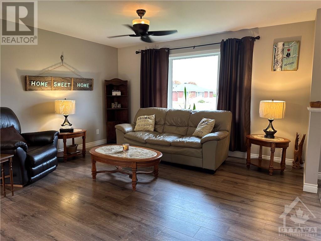 24 Crescent View Drive, Cornwall, Ontario  K6J 3E7 - Photo 3 - 1368091