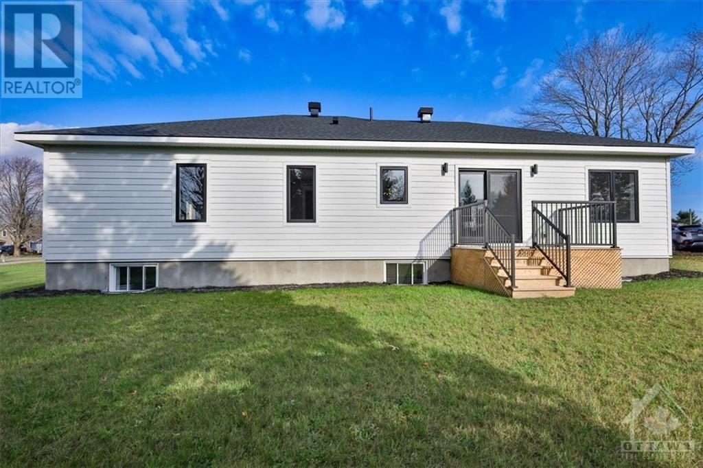 3030 Bridge Street, South Mountain, Ontario  K0E 1W0 - Photo 20 - 1367381