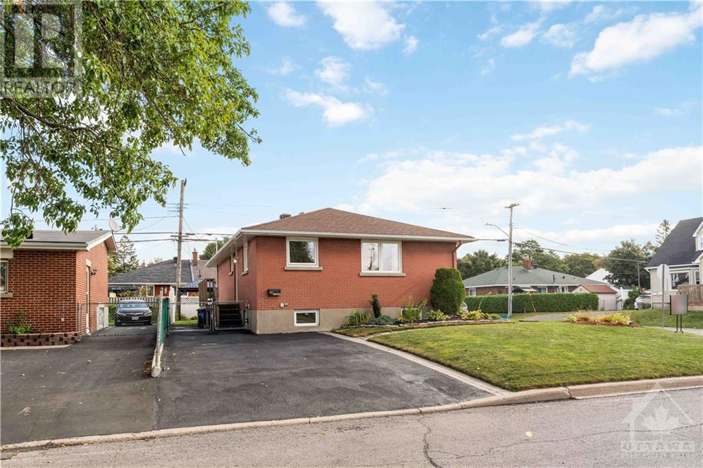 635 Clarke Avenue, Ottawa, Ontario  K1K 0Y4 - Photo 2 - 1368344