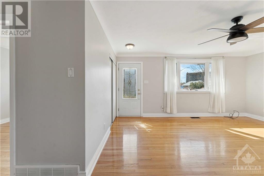 635 Clarke Avenue, Ottawa, Ontario  K1K 0Y4 - Photo 4 - 1368344
