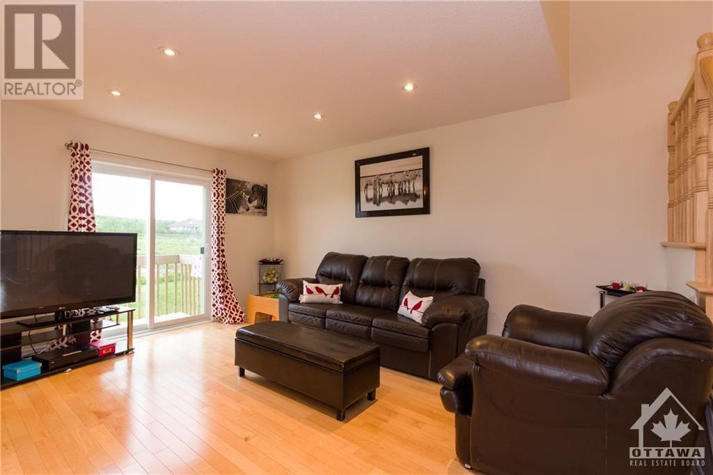 522 Ruby Street, Rockland, Ontario  K4K 0G7 - Photo 4 - 1368338