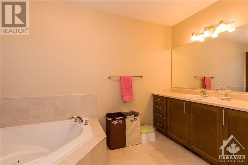 522 Ruby Street, Rockland, Ontario  K4K 0G7 - Photo 9 - 1368338