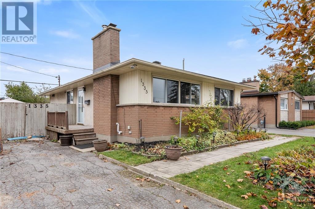 1335 Avenue P Avenue, Ottawa, Ontario  K1G 0B4 - Photo 2 - 1367224