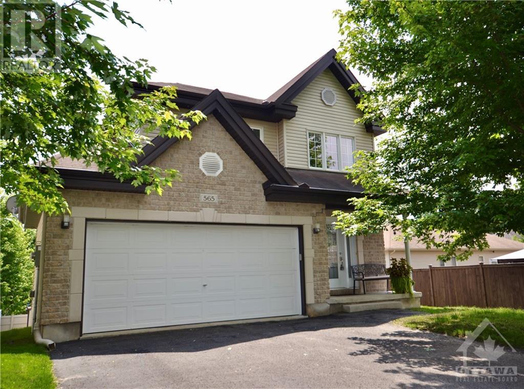 565 EMERALD STREET, rockland, Ontario