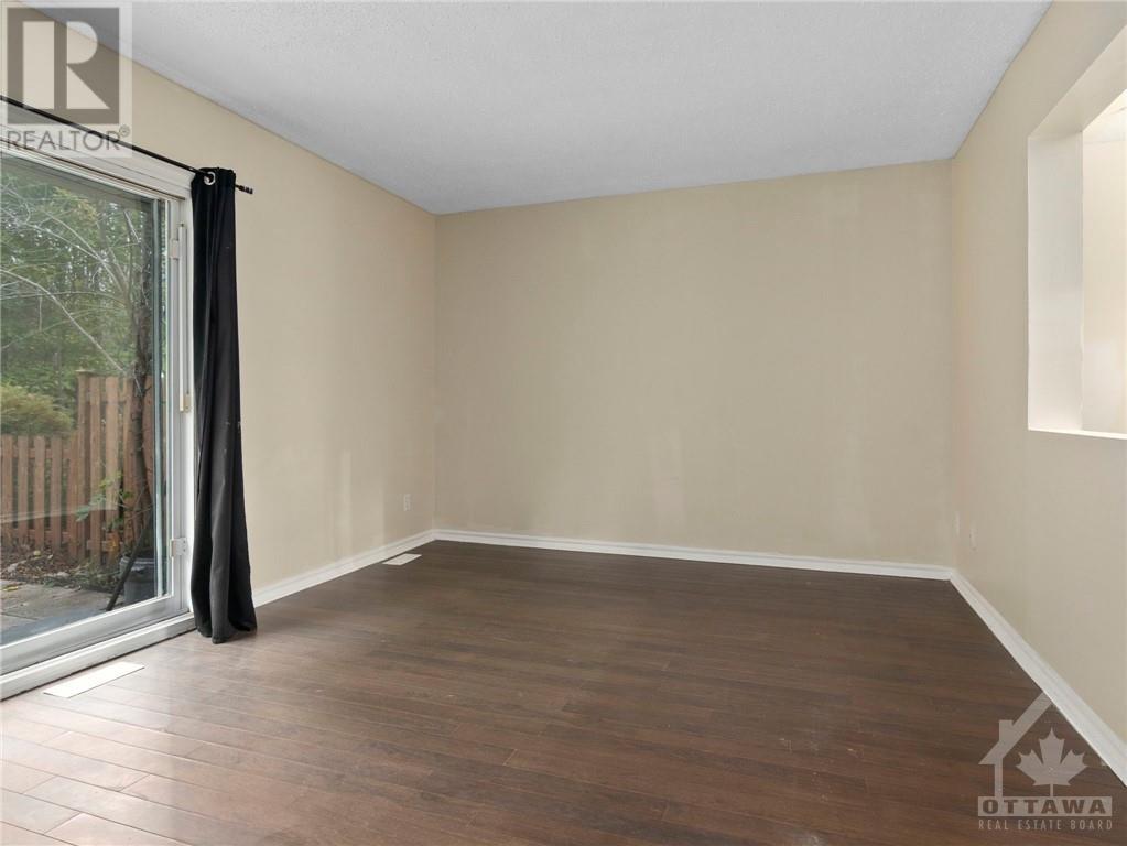 110 Glen Park Drive, Ottawa, Ontario  K1B 4Y4 - Photo 3 - 1368128