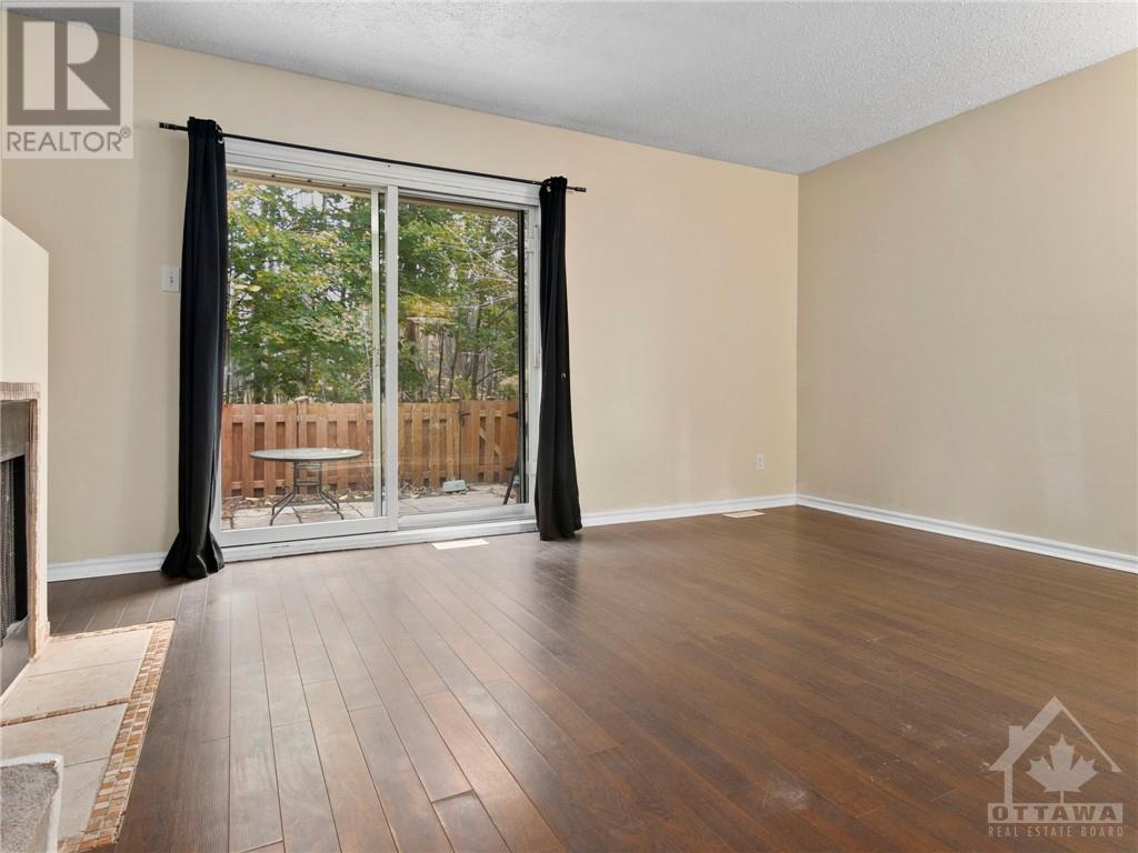 110 Glen Park Drive, Ottawa, Ontario  K1B 4Y4 - Photo 4 - 1368128